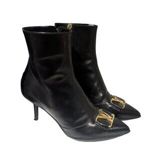 Louis Vuitton Black Booties, 34